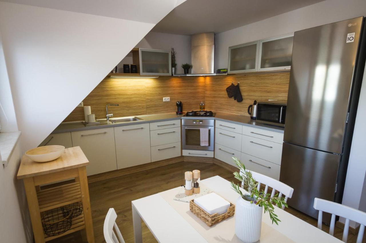 Maisonette With Terrace Apartment *