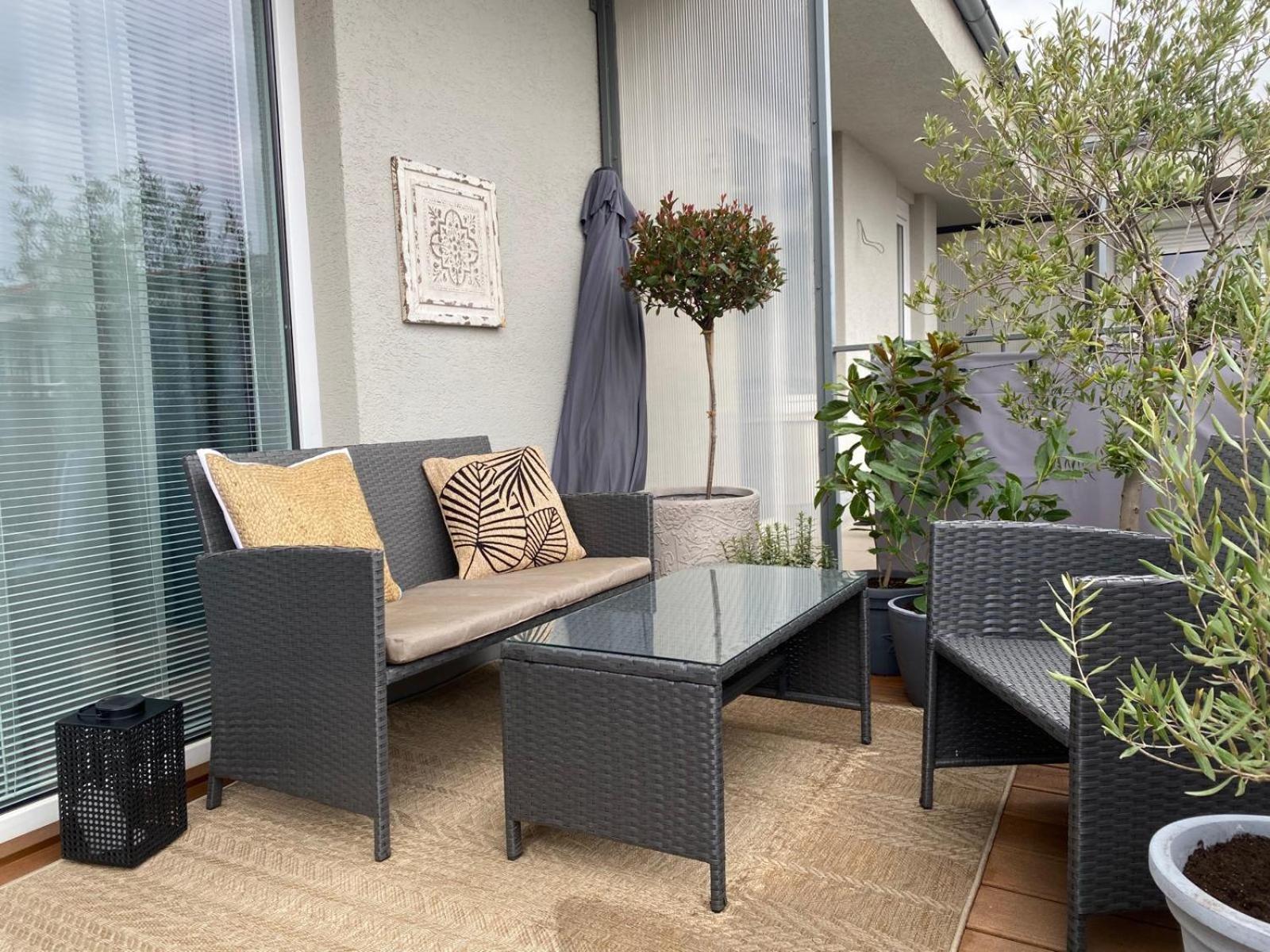 Maisonette With Terrace Apartment *