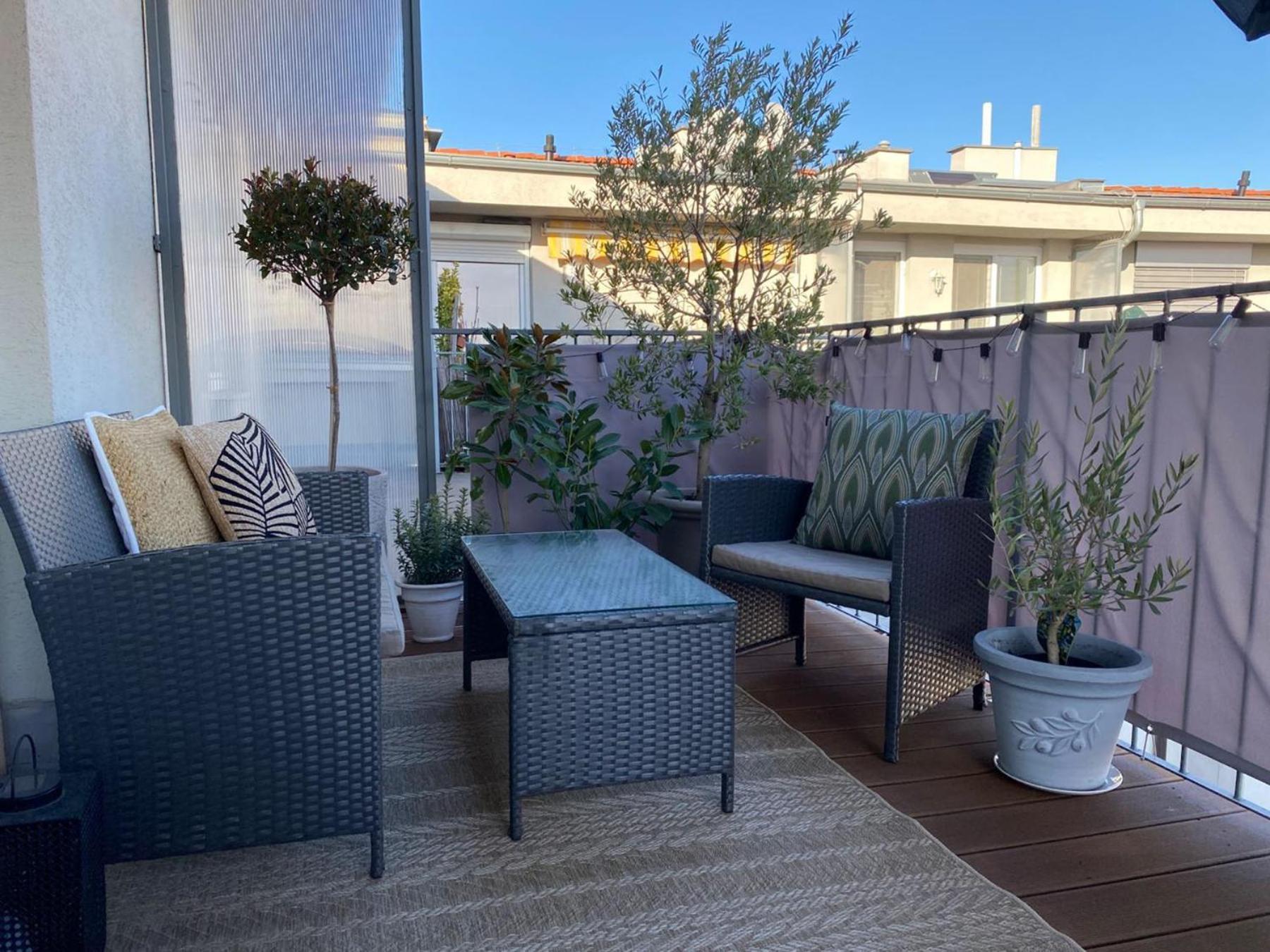 Maisonette With Terrace Apartment *